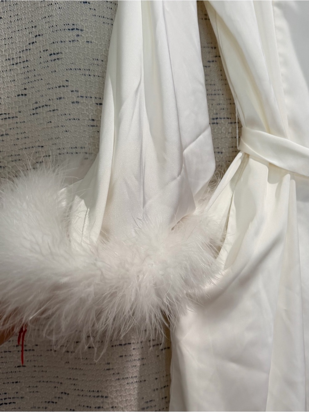 House of Harlow 1960 White Satin Feather Sleeve Robe - Picture 2 of 15